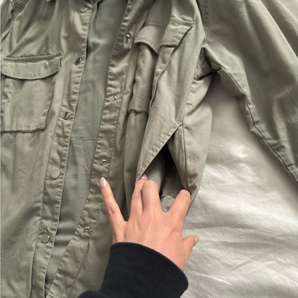 Abercrombie & Fitch Sage Green Utility Shirt - Picture 5 of 8
